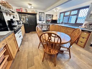 Kitchen- click for photo gallery